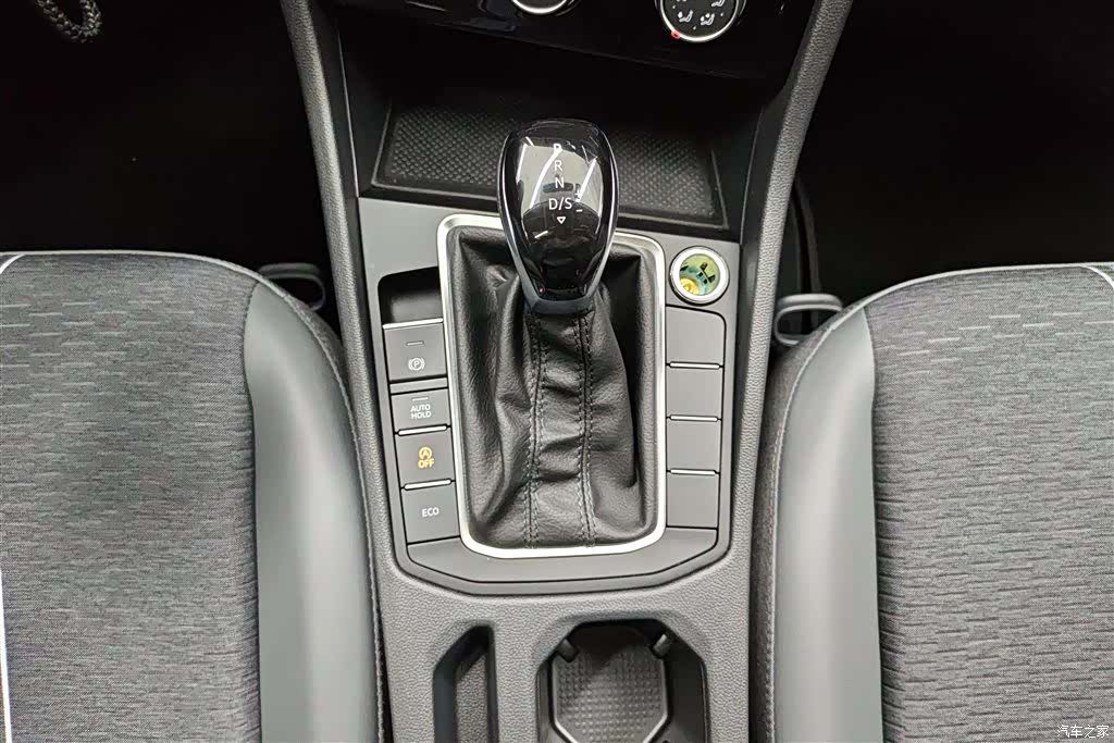 Volkswagen Sagitar, 2024 16