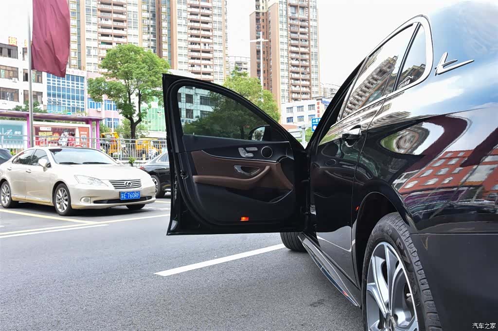 Mercedes-Benz E-Class, 2022 13