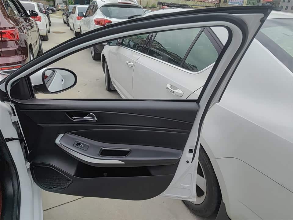 Chery Arrizo 5
