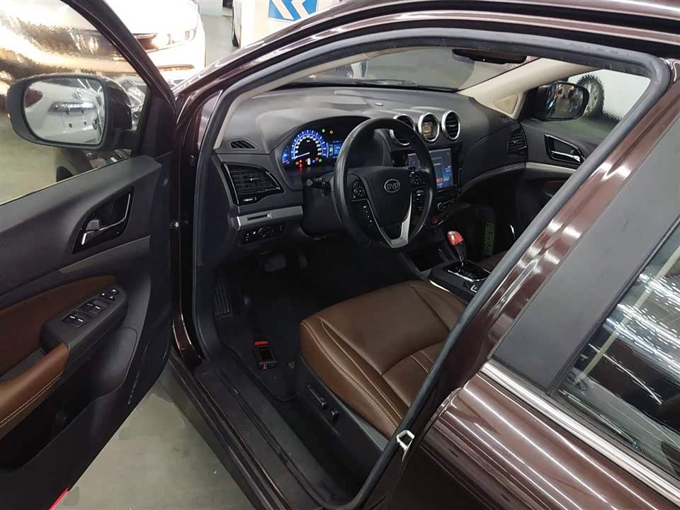 BYD S7