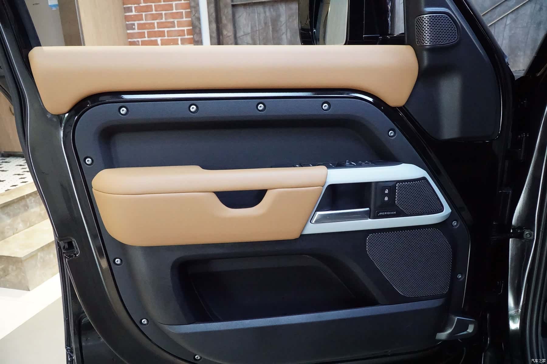 Land Rover Defender, 2024 9