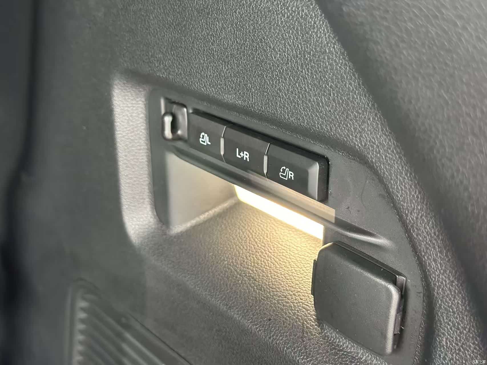 Ford Explorer, 2024 27