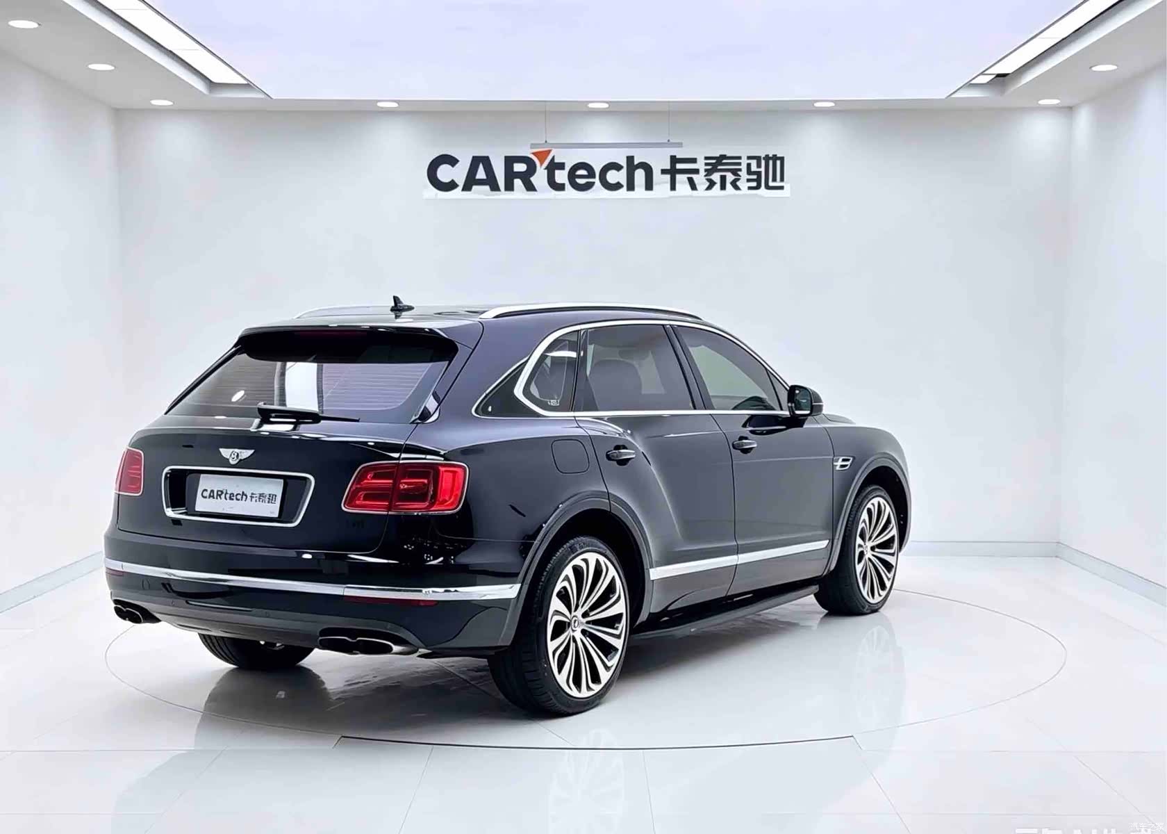 Bentley Bentayga, 2018 4