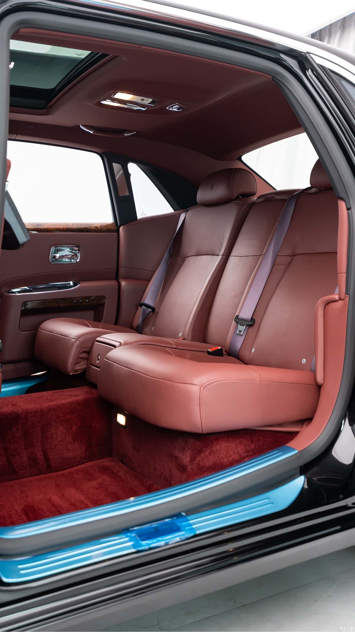 Rolls-Royce Ghost, 2015 13