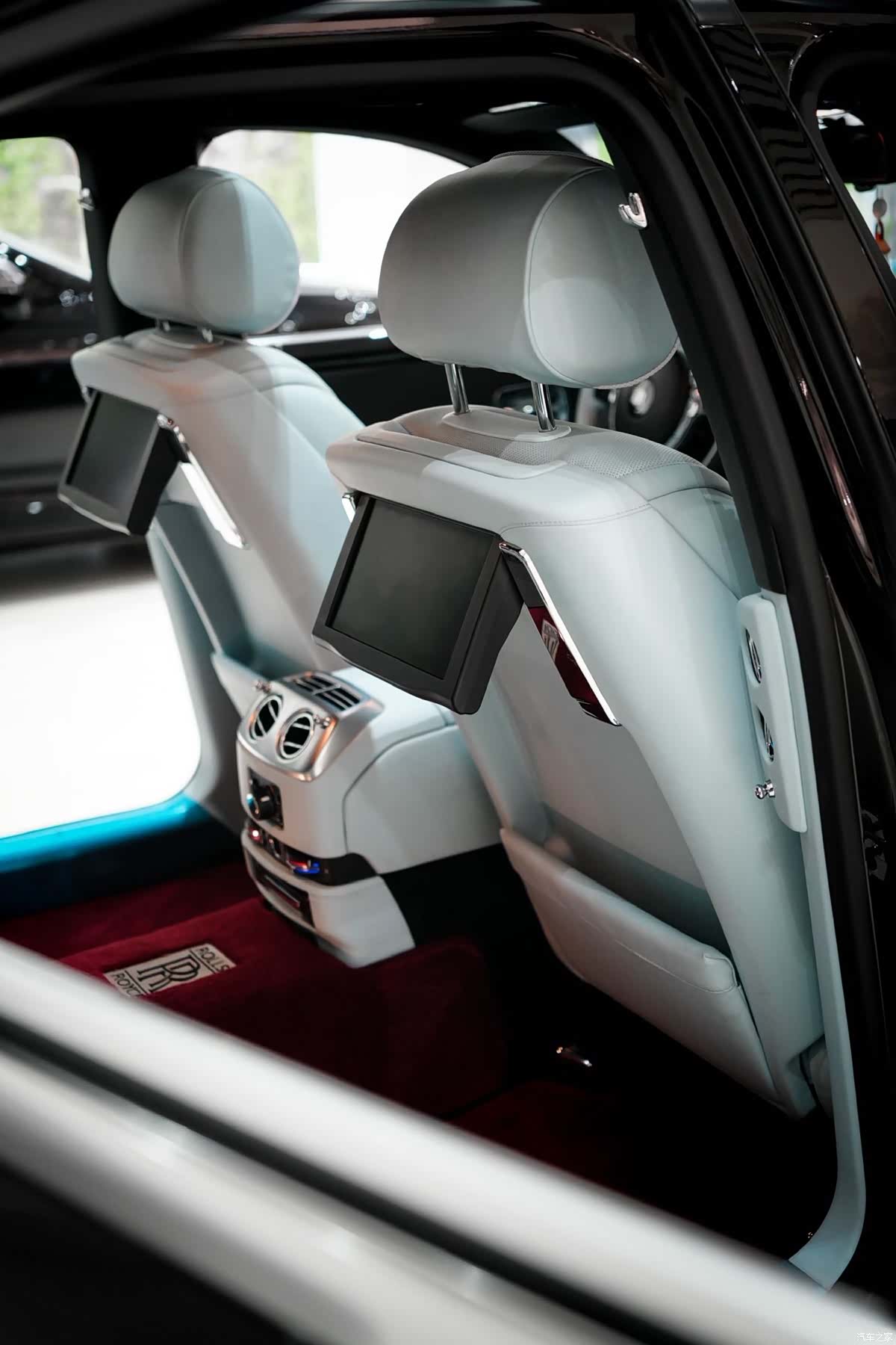 Rolls-Royce Ghost, 2019 14