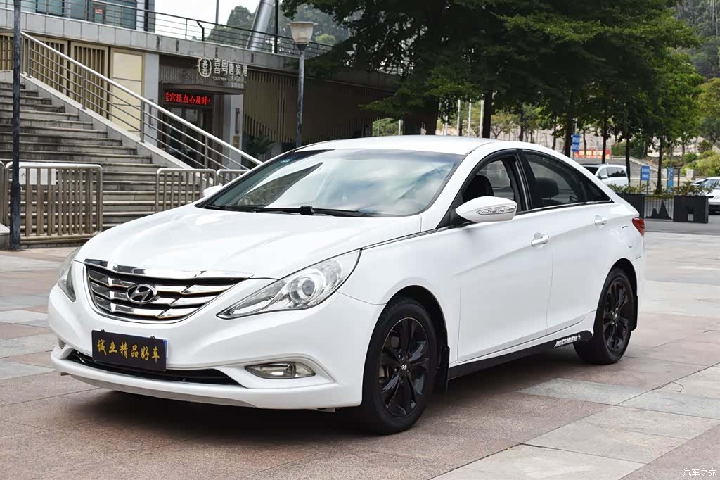 Hyundai Sonata, 2012 1
