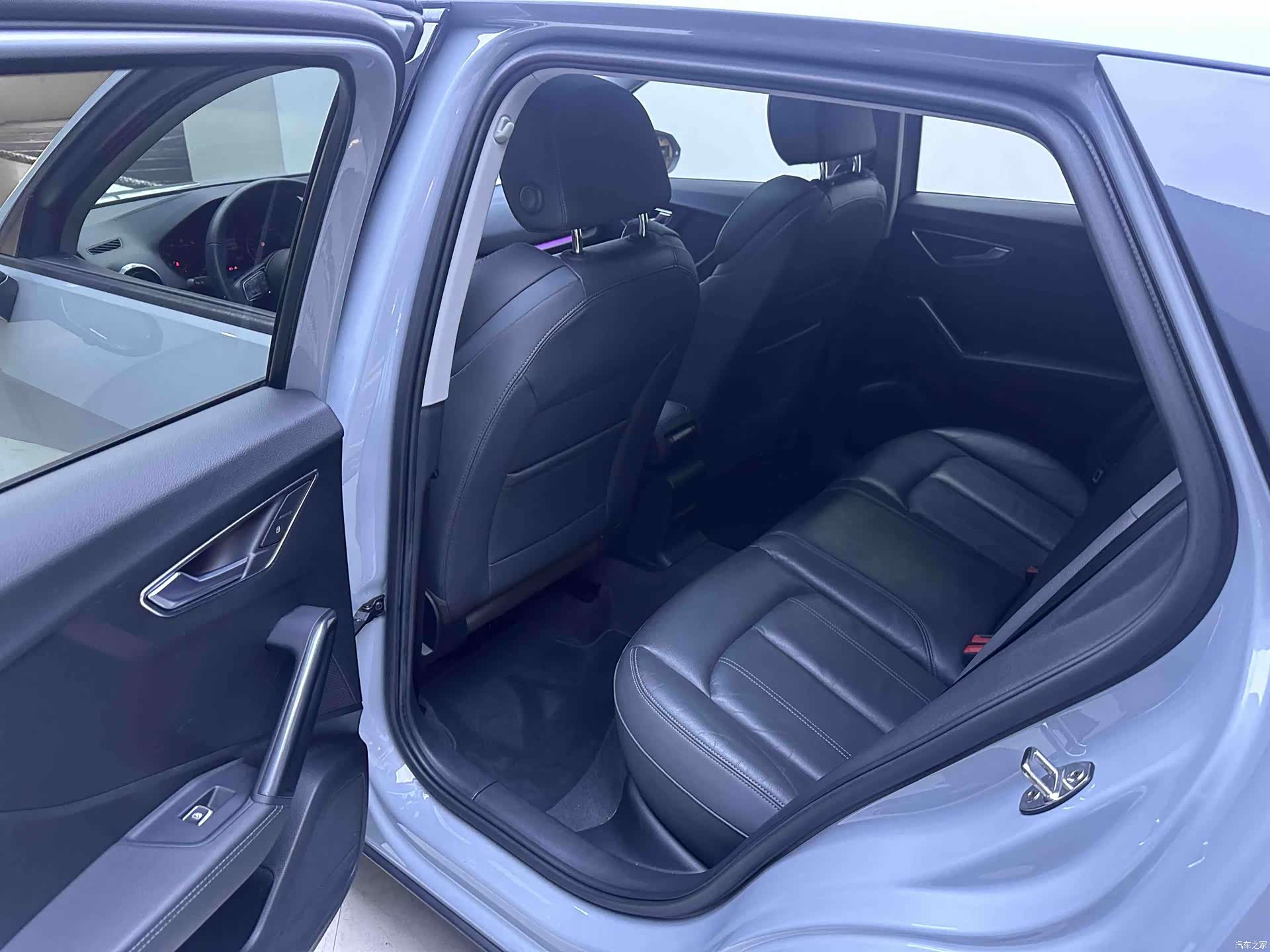 Audi Q2L, 2022 11