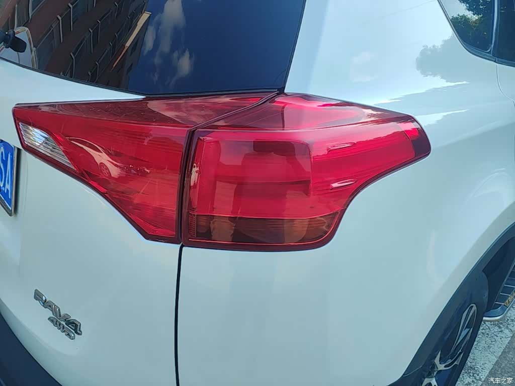 Toyota RAV4, 2015 8