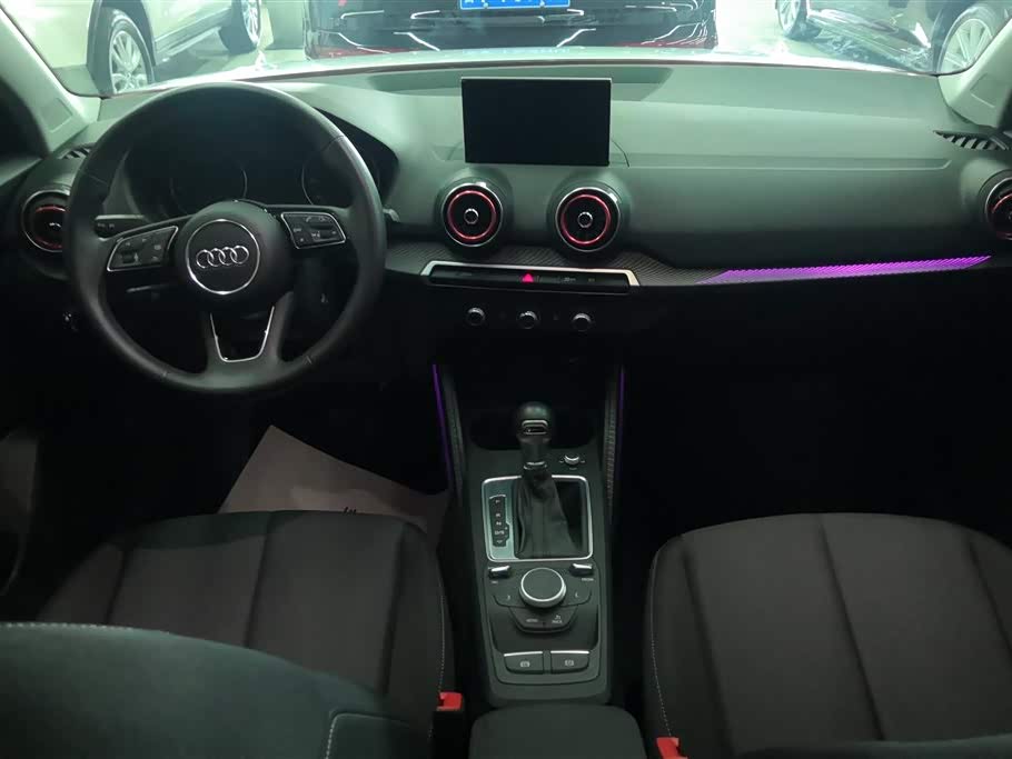 Audi Q2L