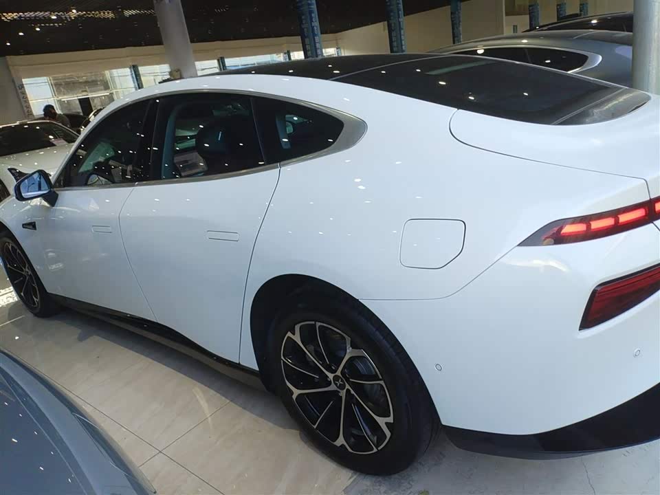 XPENG P7