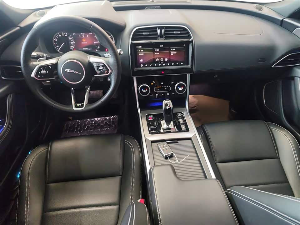 Jaguar XEL Jaguar XEL