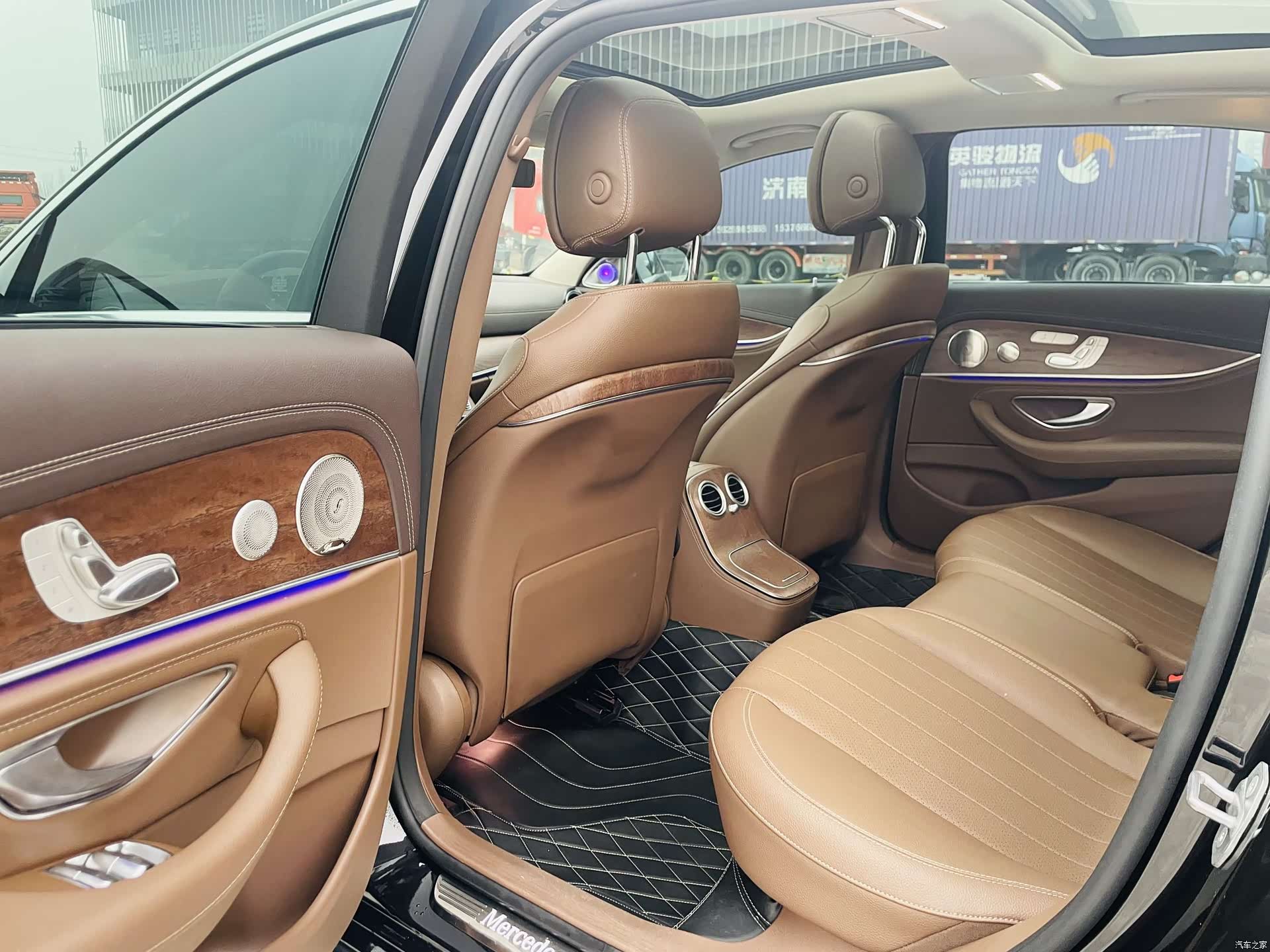 Mercedes-Benz E-Class, 2023 6