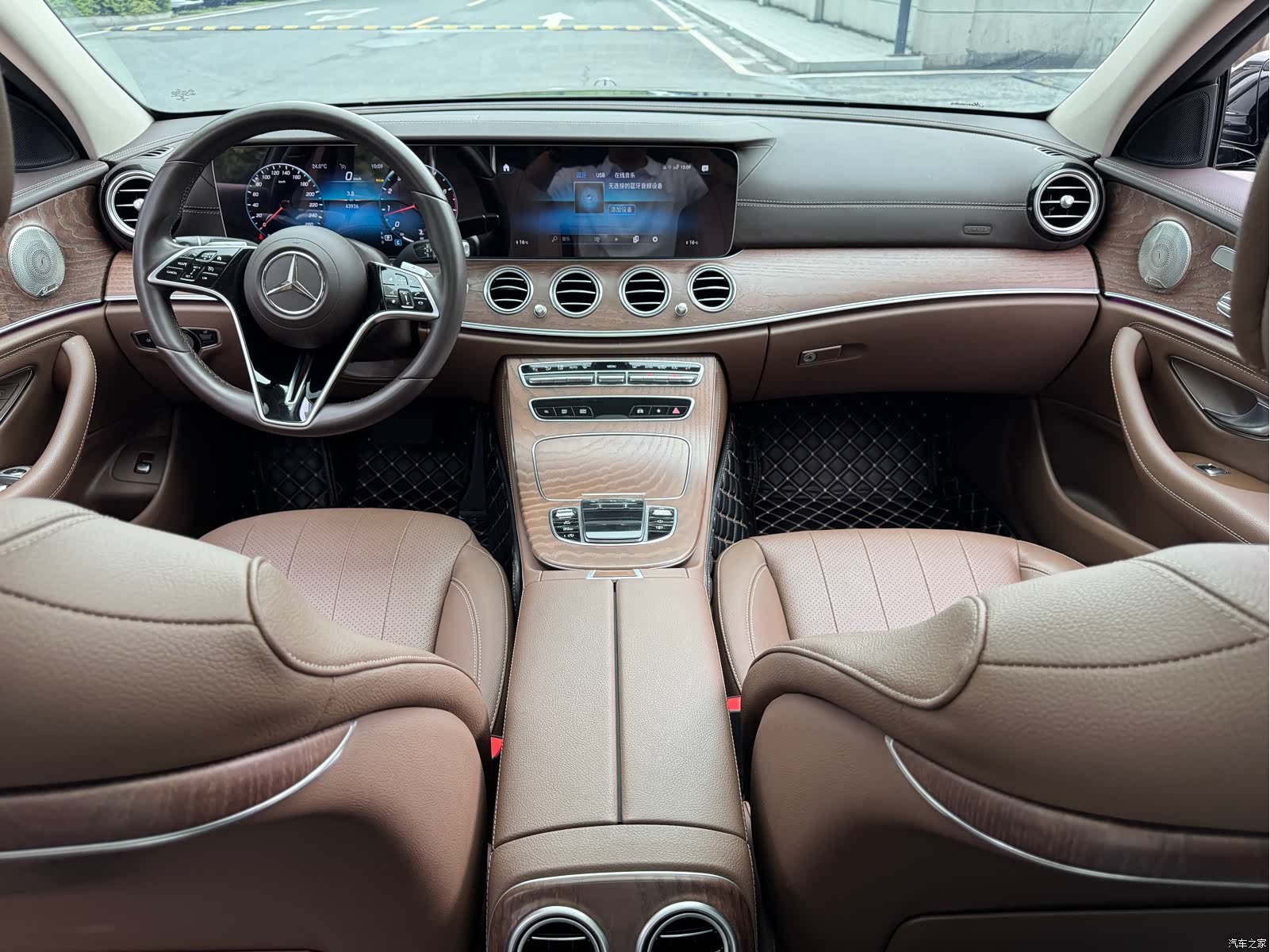 Mercedes-Benz E-Class, 2023 11