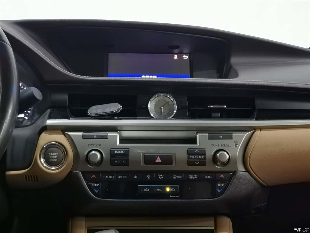 Lexus ES, 2015 12