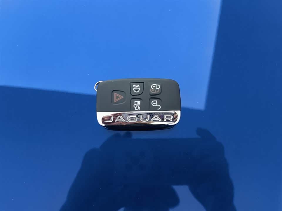 Jaguar XEL Jaguar XEL