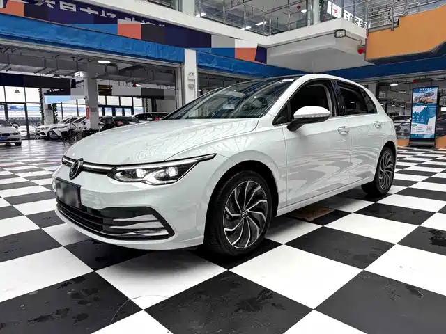 Volkswagen Golf 2022 — купить из Китая под заказ