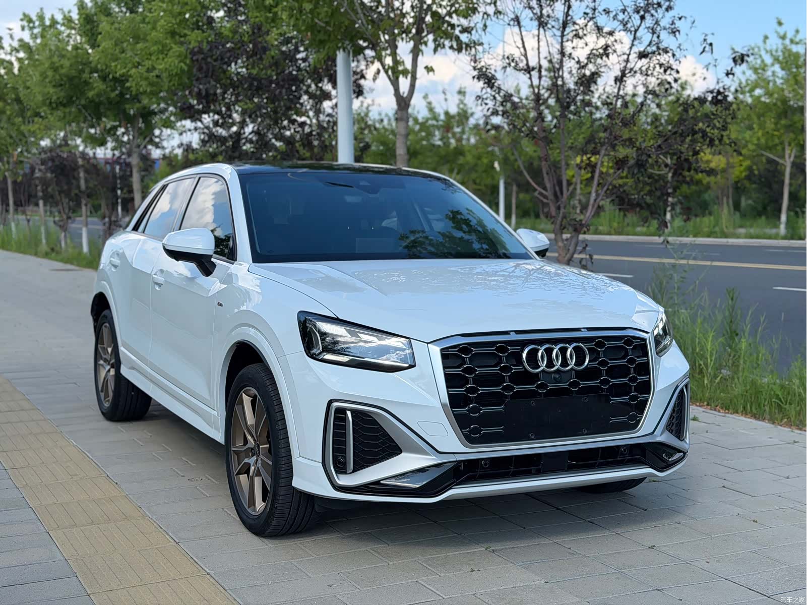 Audi Q2L, 2023 3