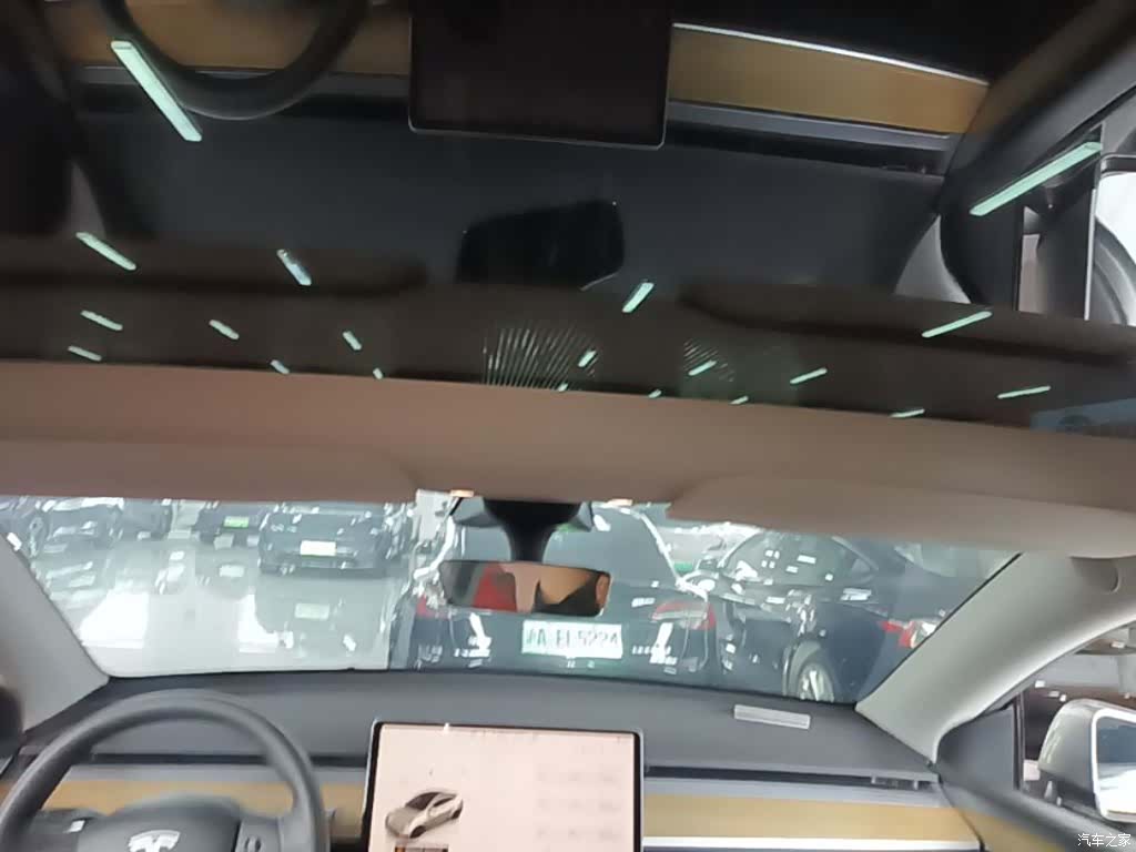 Tesla Model Y, 2022 18