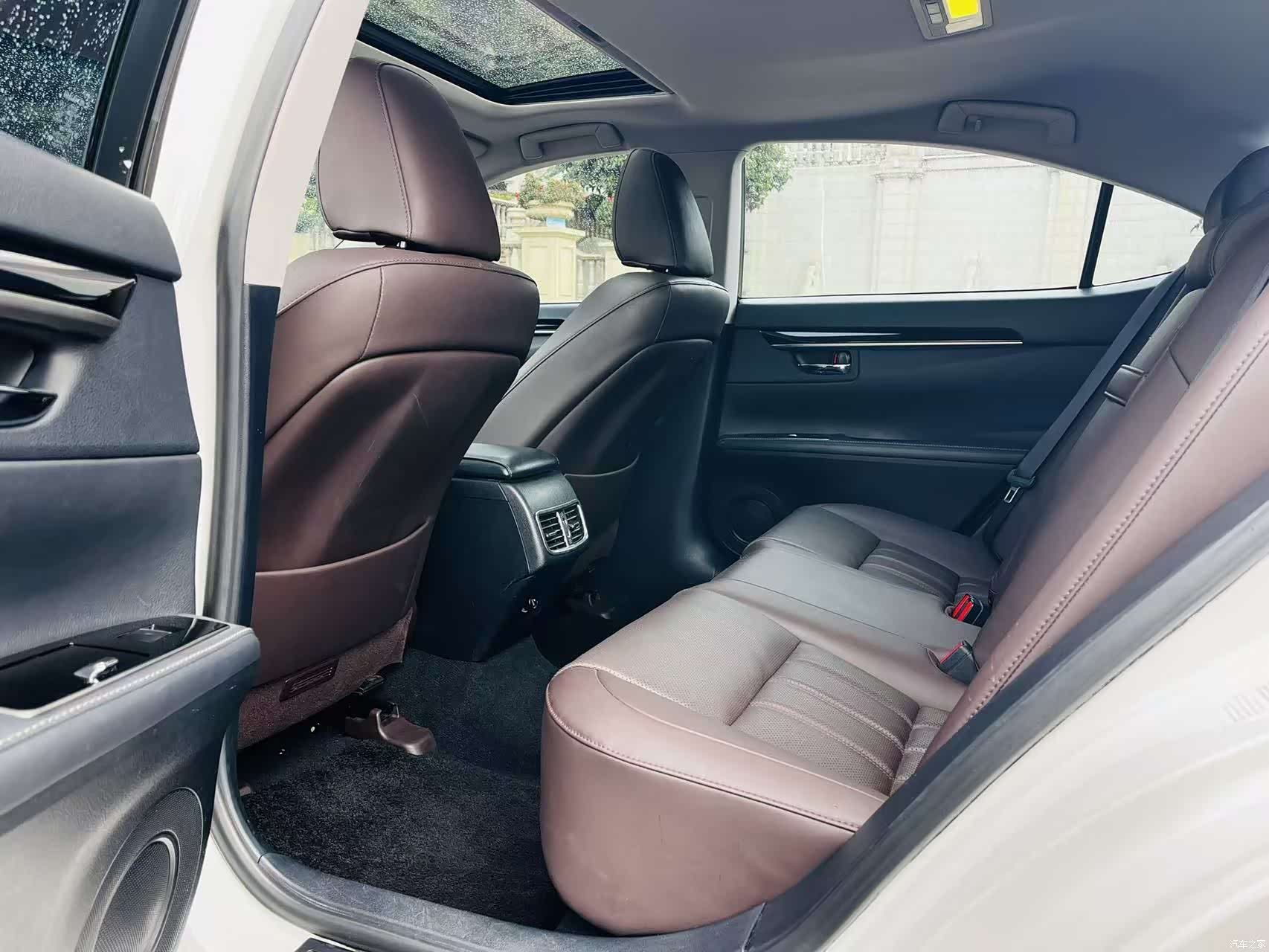 Lexus ES, 2018 4