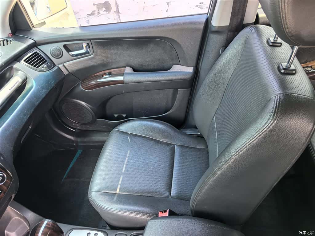 Kia GLS, 2014 11
