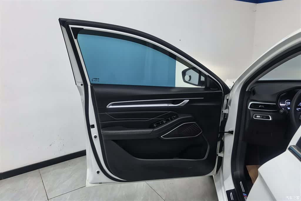 Geely Emgrand, 2022 7
