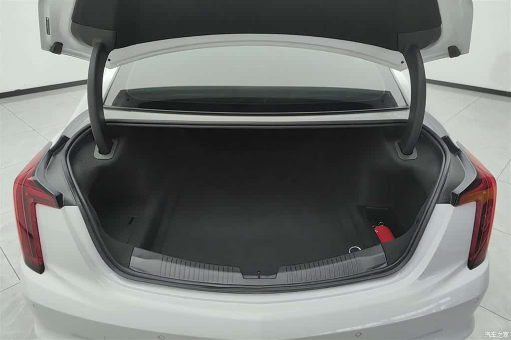 Cadillac CT5, 2023 4