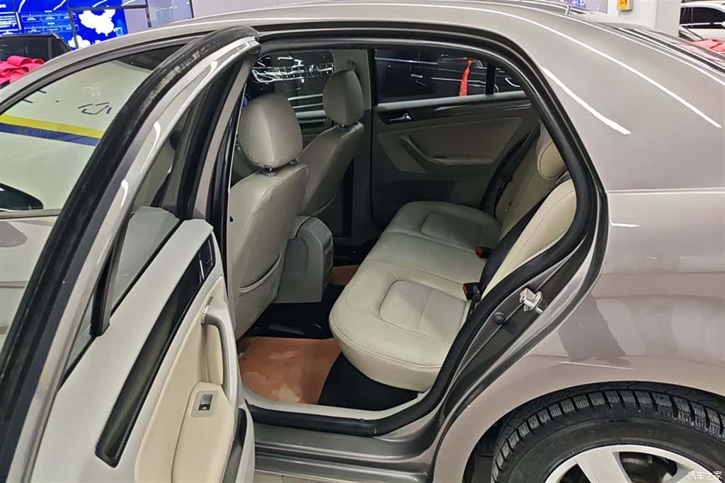 Volkswagen Bora, 2013 11
