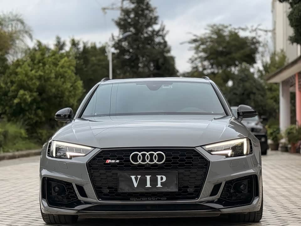 Audi RS 4