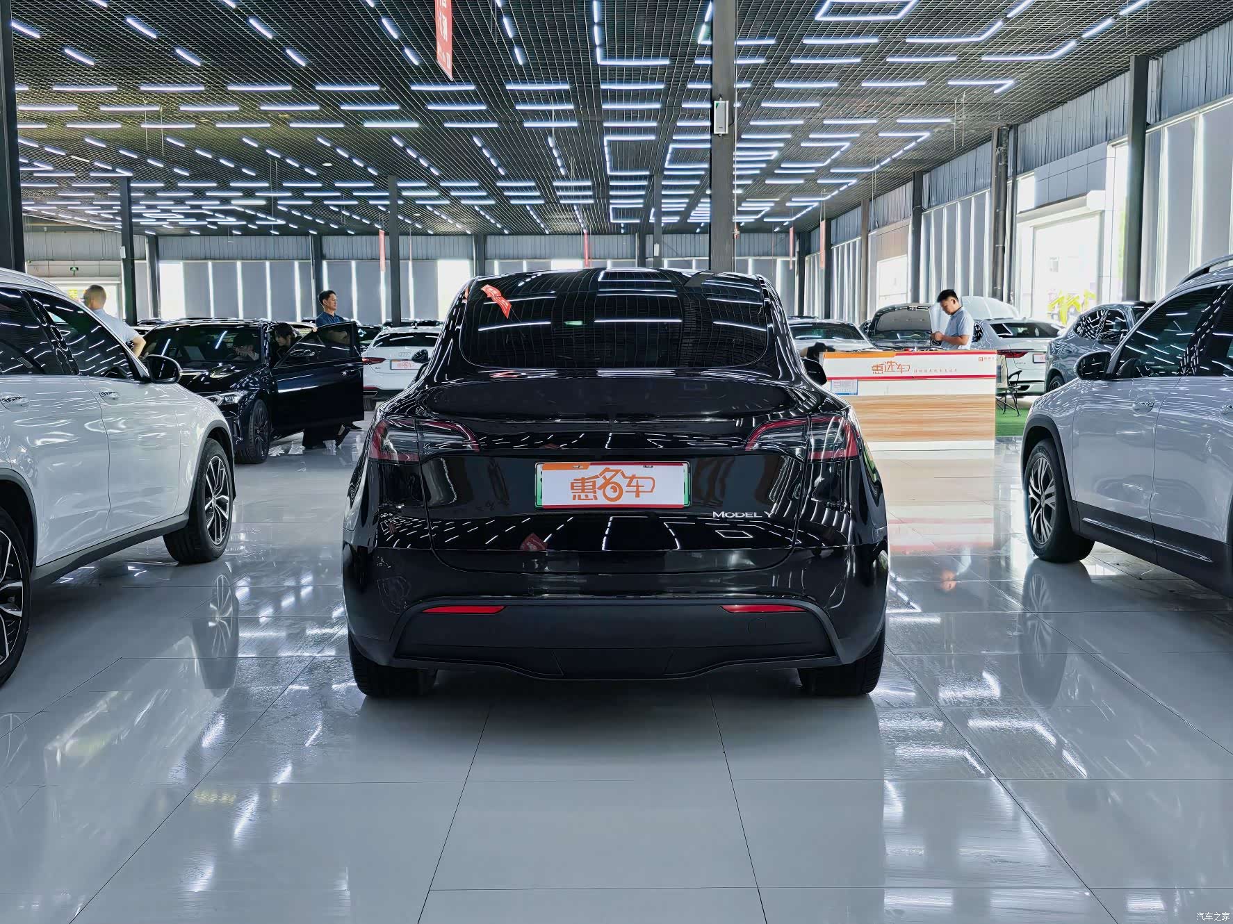 Tesla Model Y, 2022 16