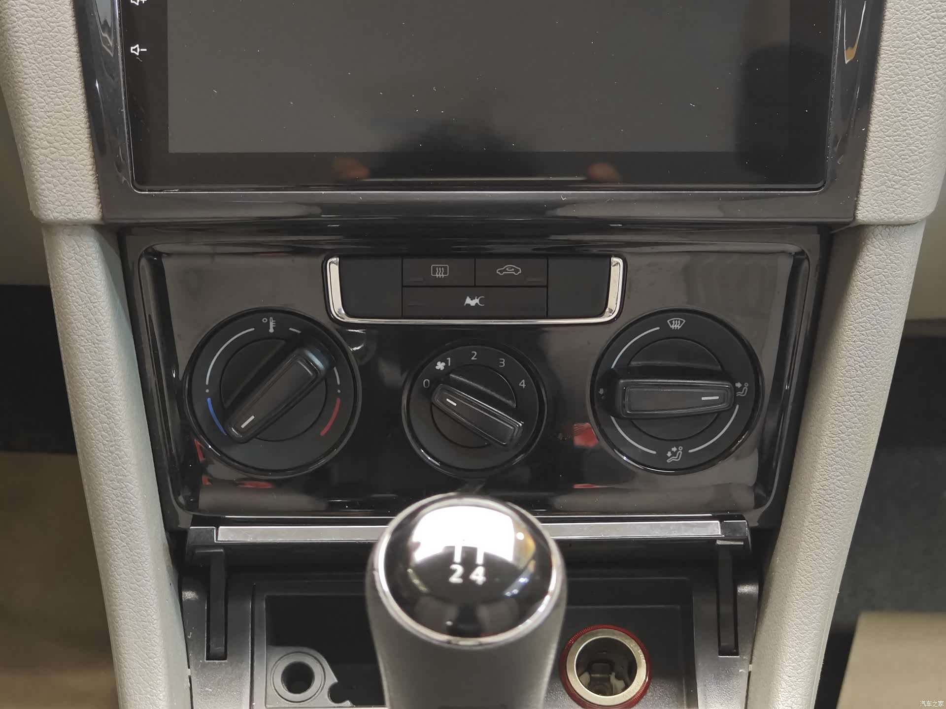 Volkswagen Bora, 2013 16