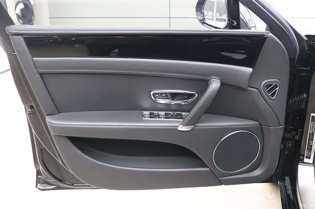 Bentley Flying Spur, 2020 10
