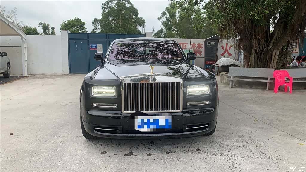 Rolls-Royce Phantom, 2015 9