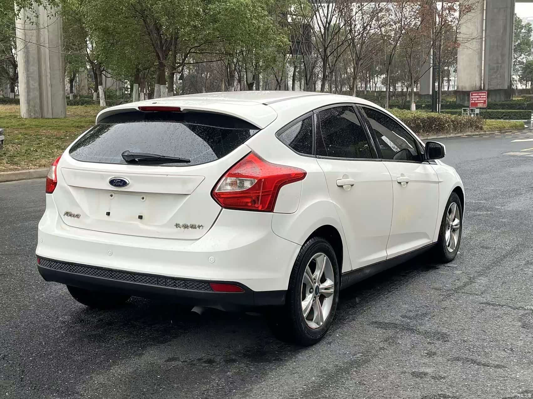 Ford Focus, 2013 6