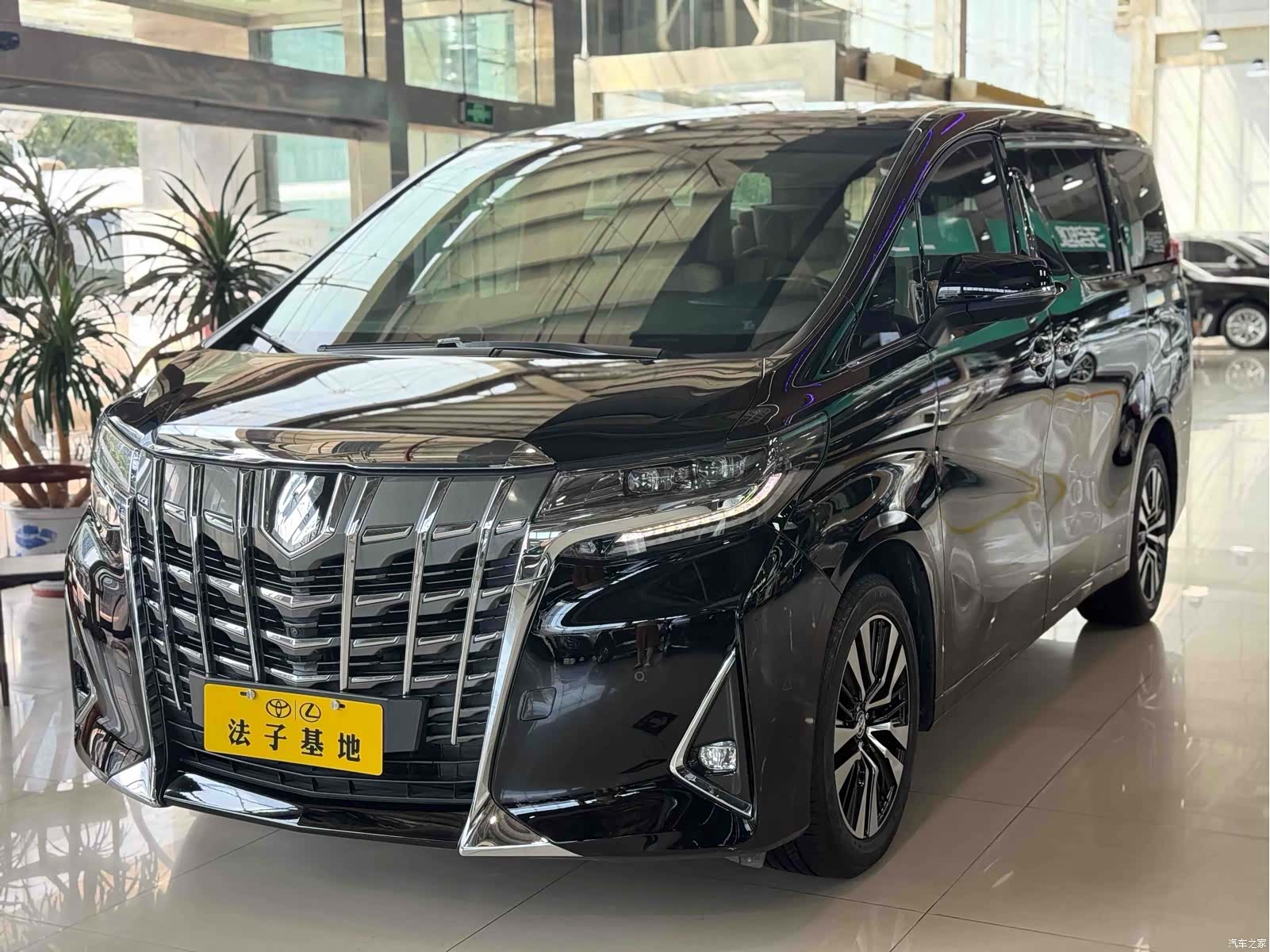 Toyota Alphard, 2018 4