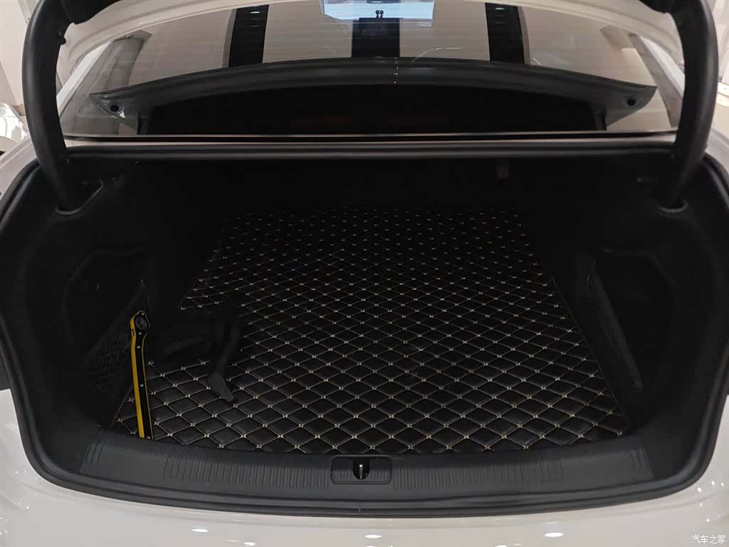 Audi A4L, 2022 15