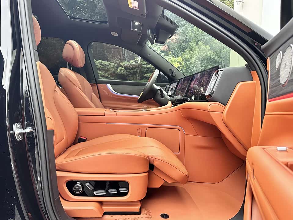 AITO Ask the world M9