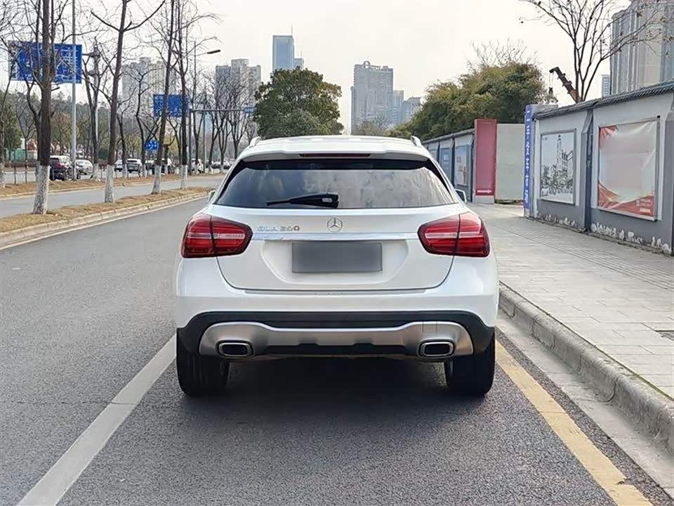 Mercedes-Benz GLA