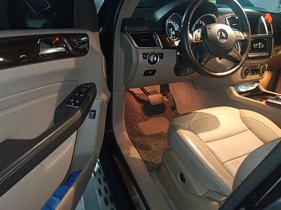 Mercedes-Benz M class