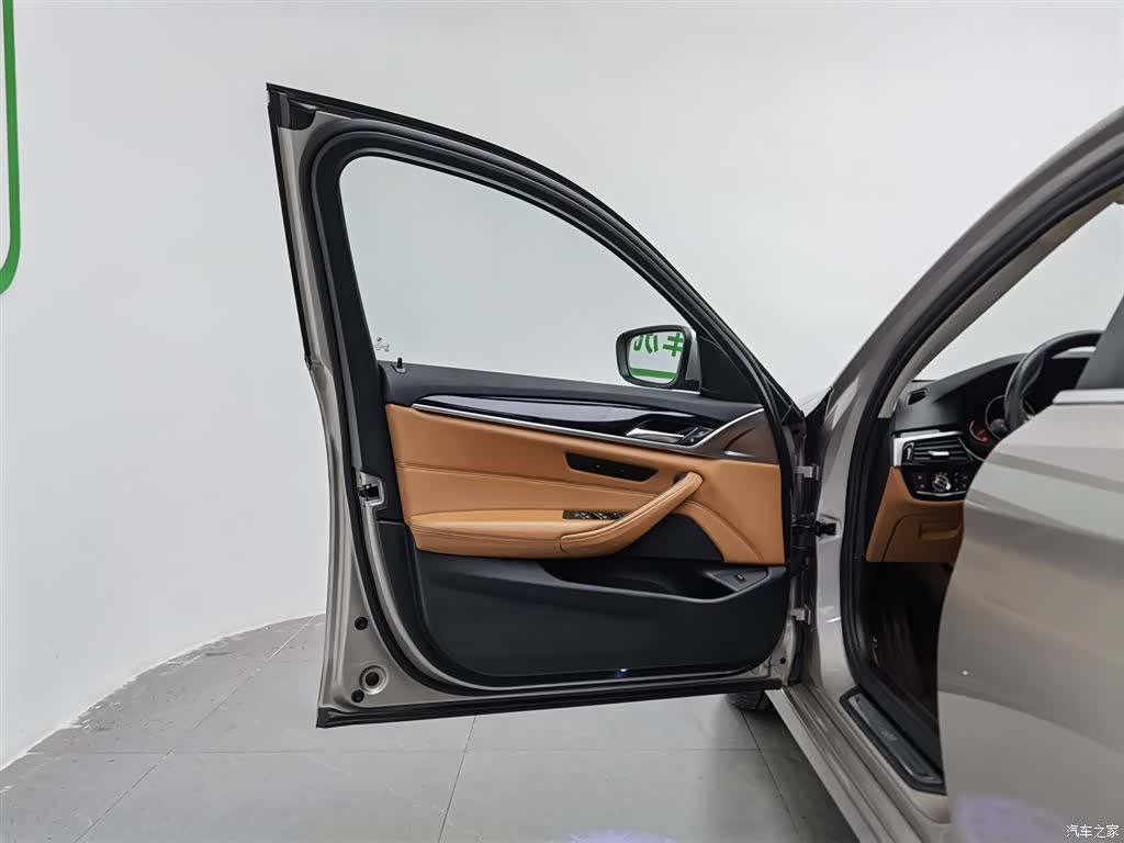 BMW 5 Series, 2018 8