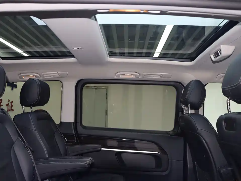 Mercedes-Benz V-class