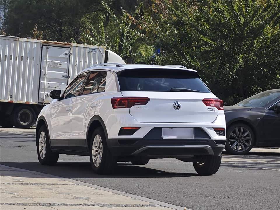 Volkswagen T-ROC exploring Songs