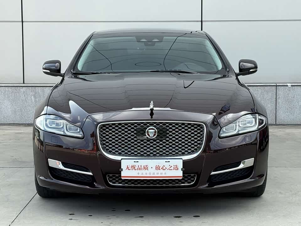 Jaguar XJ