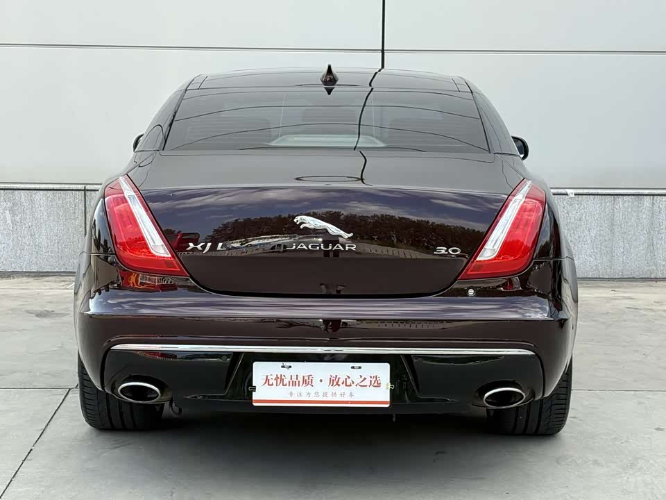 Jaguar XJ