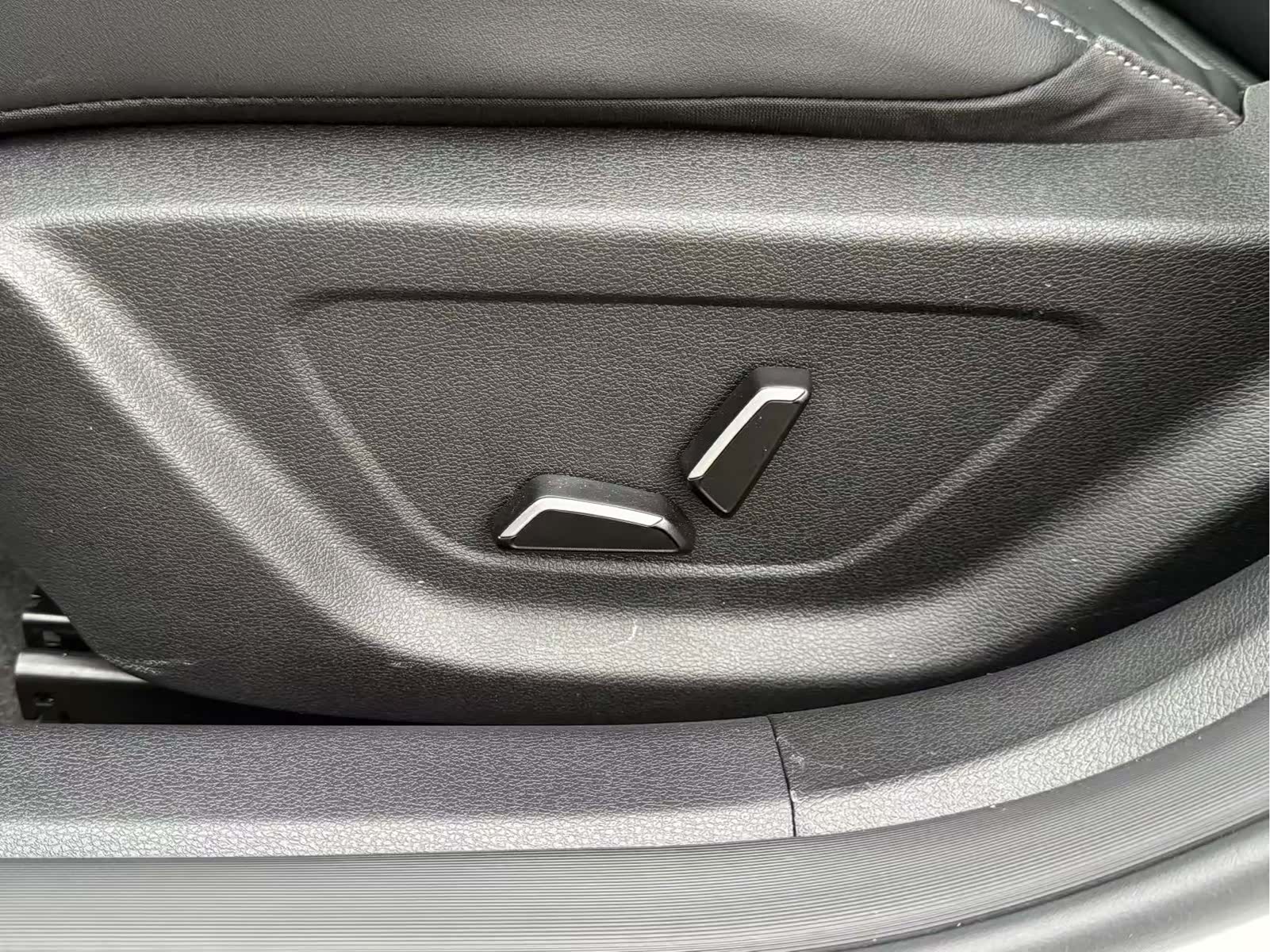 Geely Binray, 2025 22