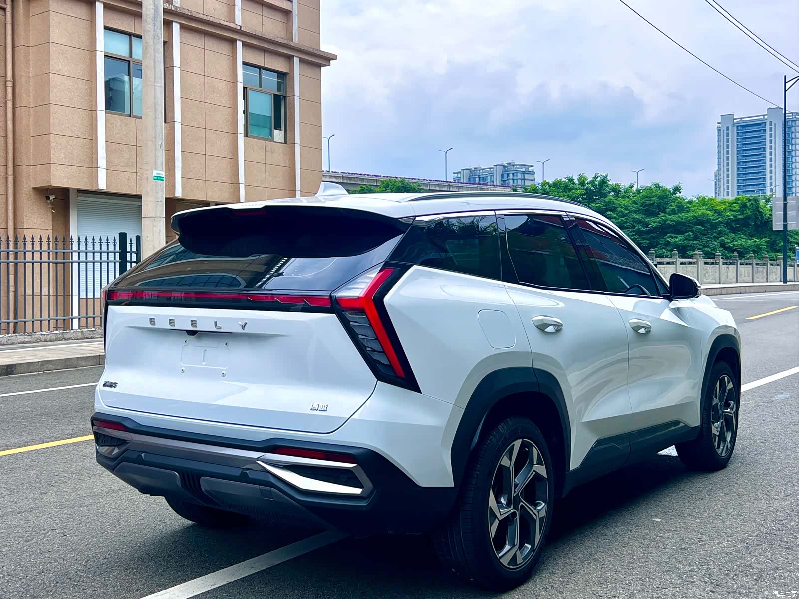 Geely Boyue, 2024 8