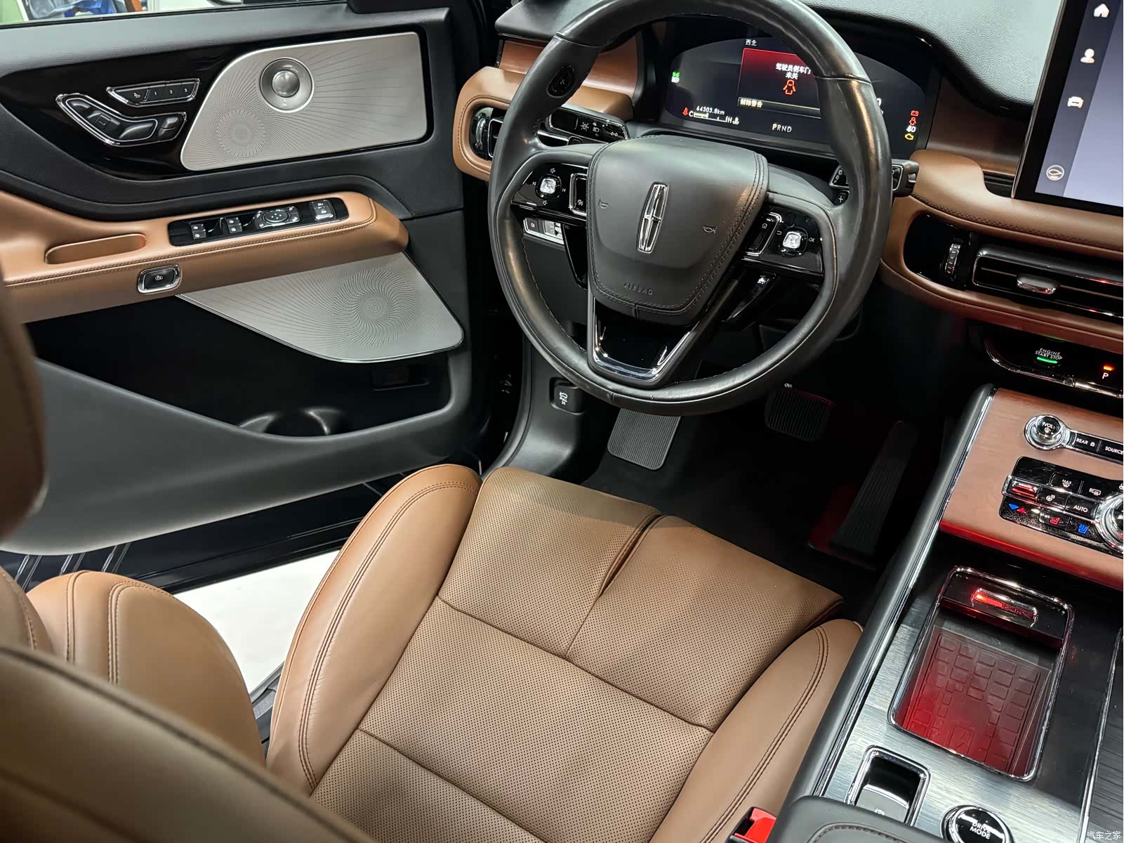 Lincoln Aviator, 2022 16