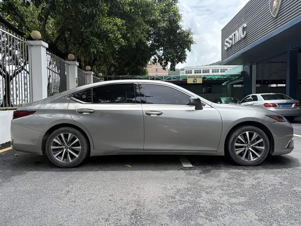 Lexus ES Lexus ES