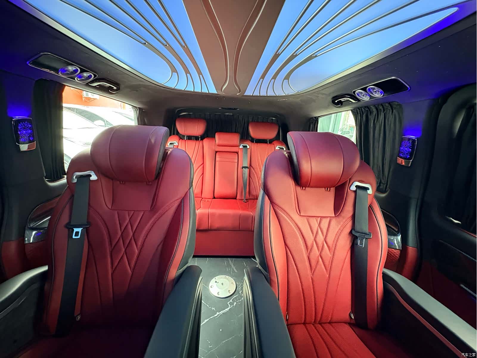 Mercedes-Benz 7, 2024 13