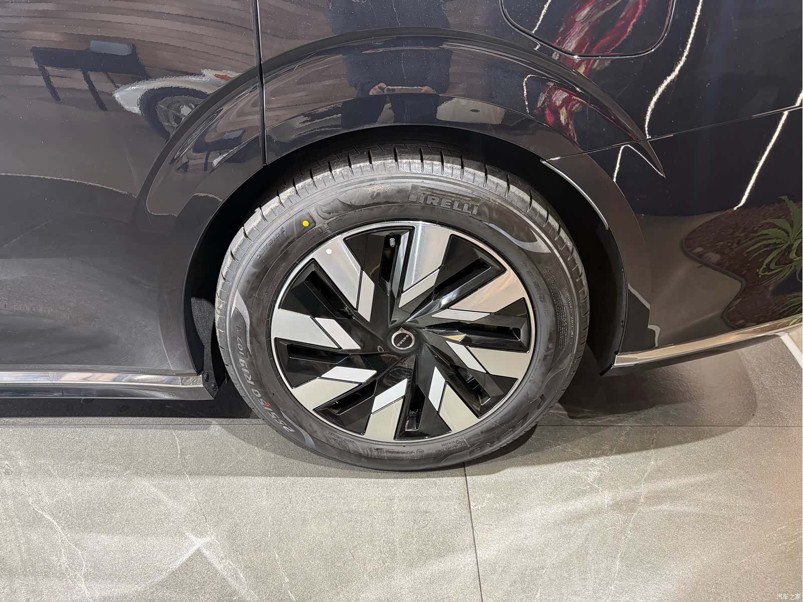 Volvo EM90, 2026 9