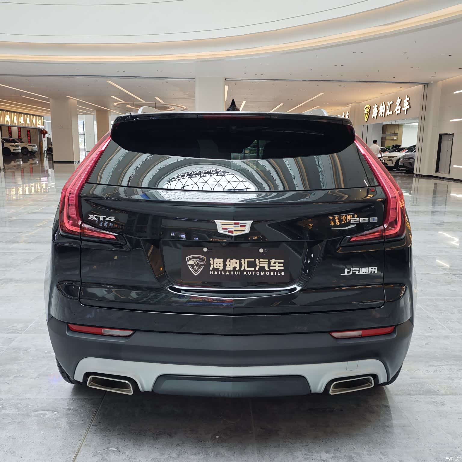 Cadillac XT4, 2022 все фото